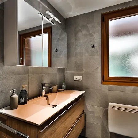 Familial Confortable 7 Pers, 800m Des Pistes, Terrasse, Parking, Wifi, Equipements Modernes - Fr-1-685-77 * Les Gets